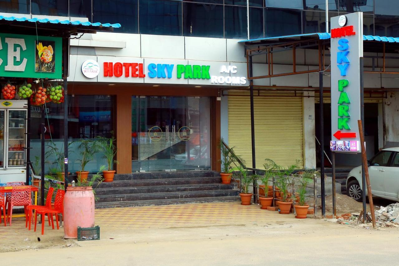 Hotel Sky Park Shamshabad Exterior photo