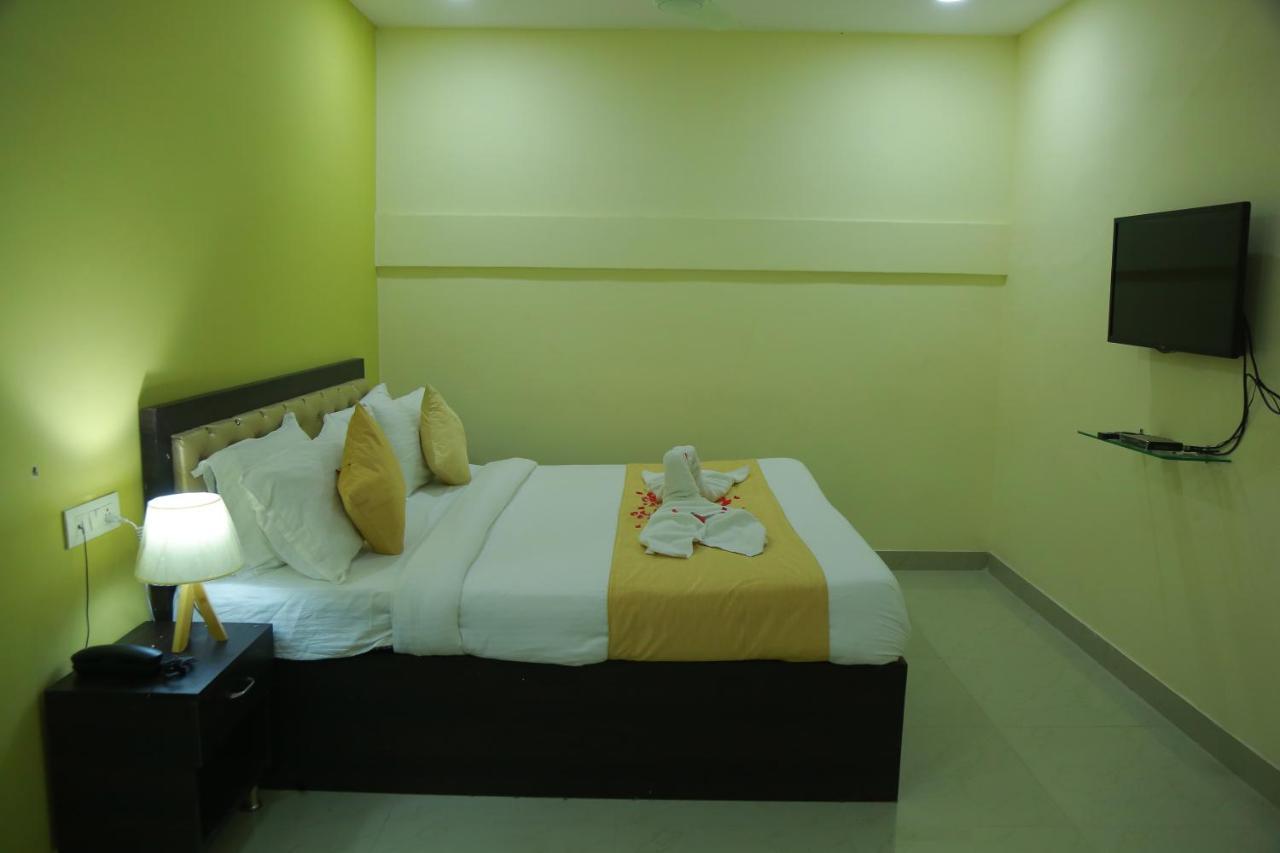 Hotel Sky Park Shamshabad Exterior photo